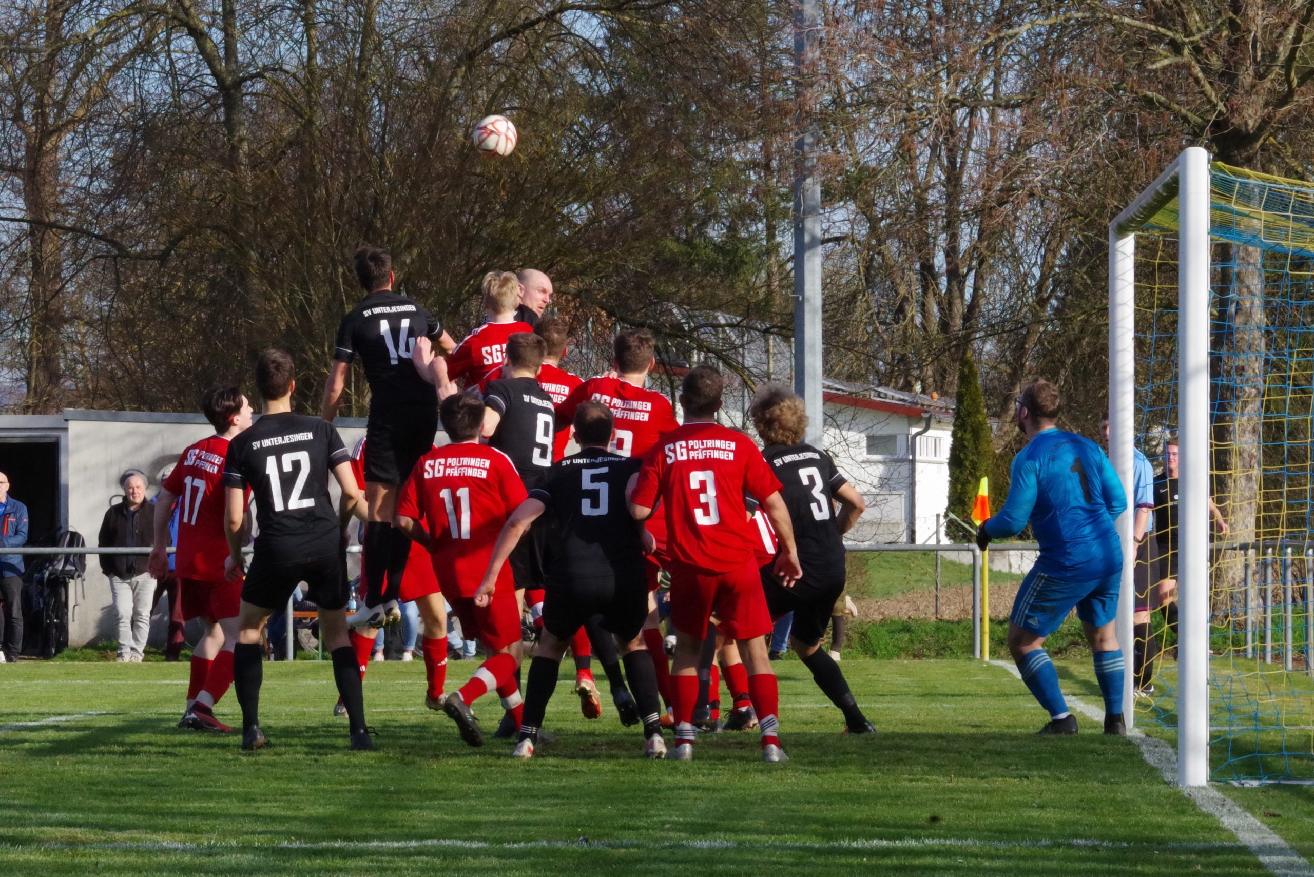 Spielbericht Kreisliga A3 – 19. Spieltag: Doppelpack von Alex Norz sichert 2:0-Arbeitssieg im Derby